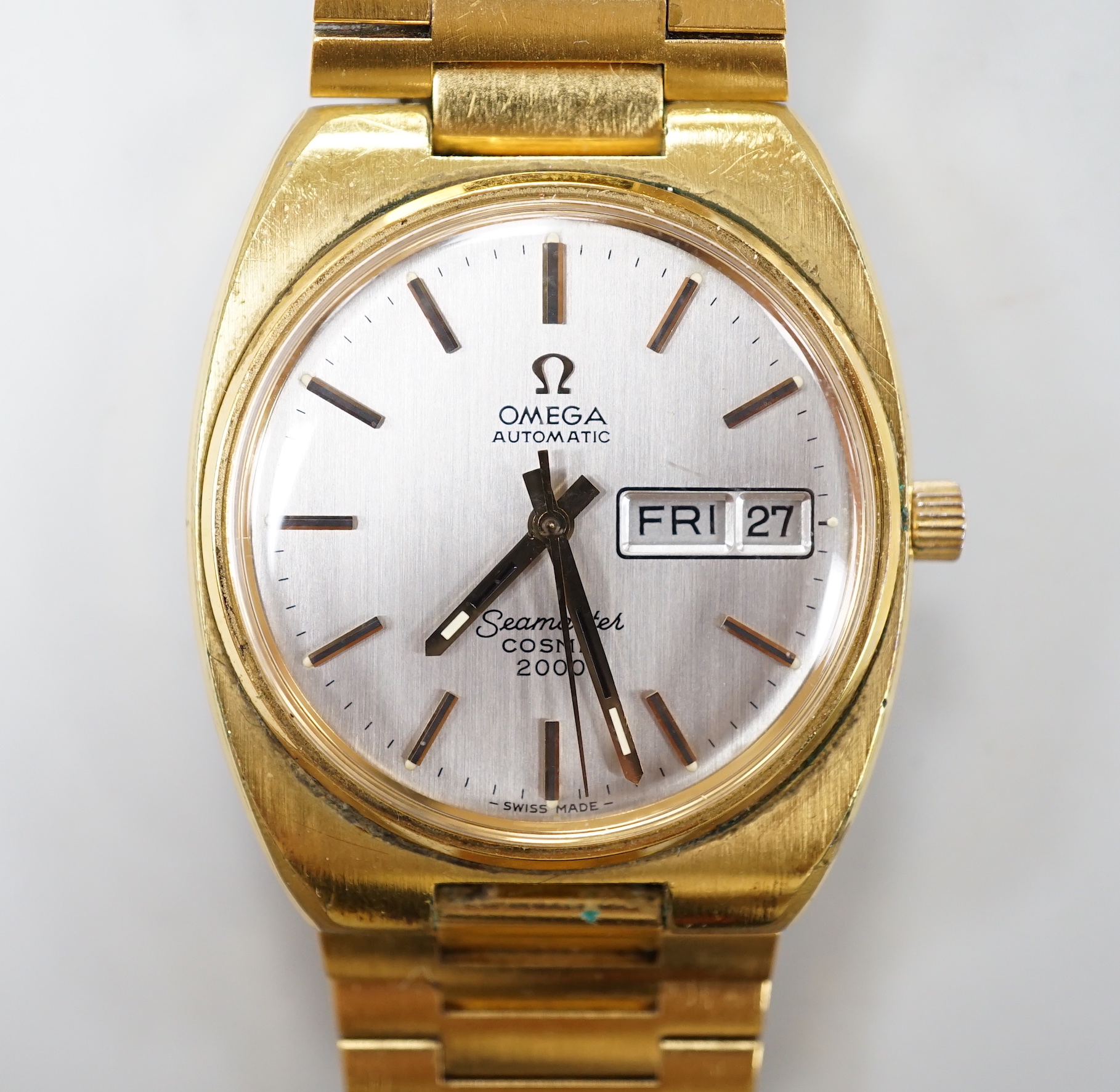 A gentleman's gold plated Omega Automatic Seamaster Cosmic 2000 wrist watch, on a steel and gold plated Omega bracelet.